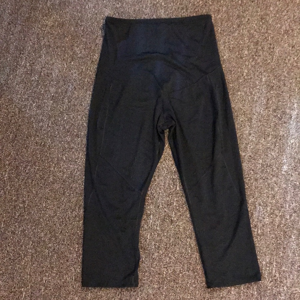 Maternity workout capris